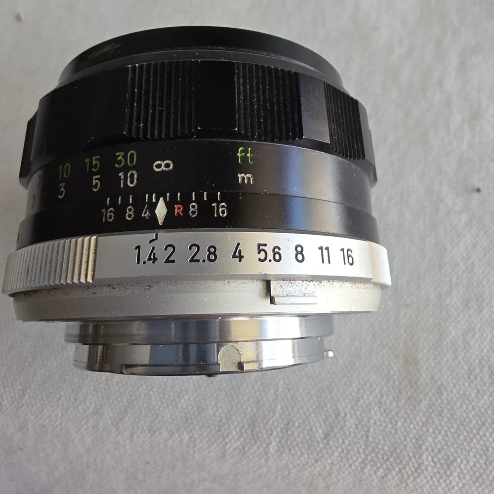 VTG Minolta MC Rokkor-PF 58mm f1.4 Lens Dreamy Bokeh Classic MC2 5813008 Bundle